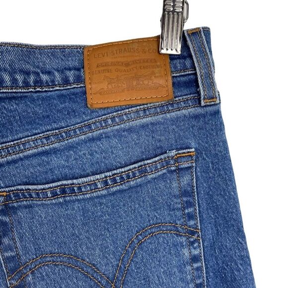 Levi's Wedgie Straight Premium Denim Button Fly Jeans Raw Hem Womens Size 31 - Picture 6 of 15